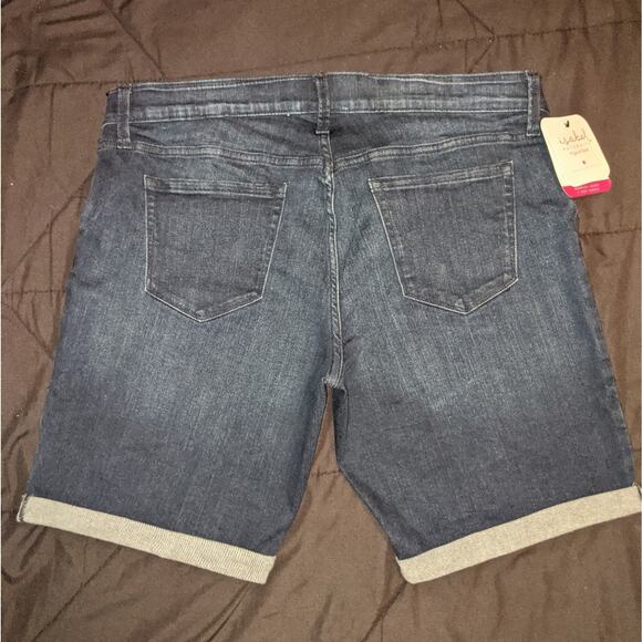 Isabel Maternity by Ingrid & Isabel Bermuda Shorts + Side Panels Size 16 - Picture 13 of 14